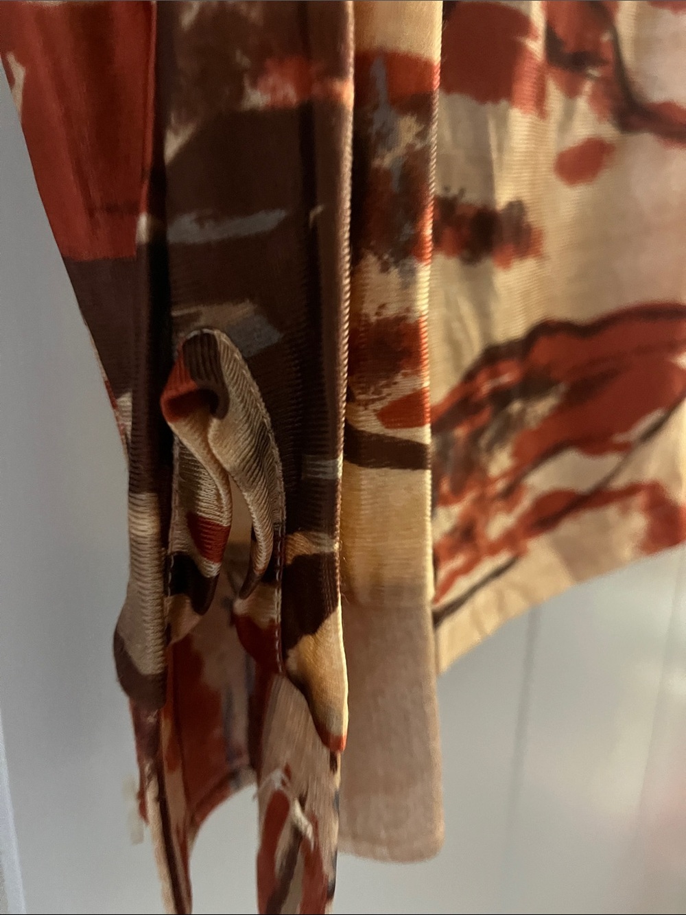 Vintage-Inspired Men's Long Sleeve Printed Shirt - Rust/Beige - Picture 4 of 10